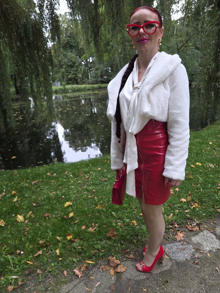 15872.jpg - NylonssHeels