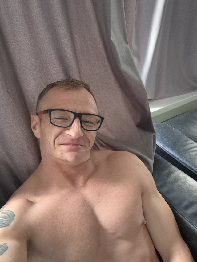 Adamsik1