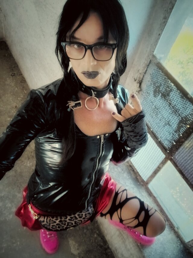 HARDCORELLA69
