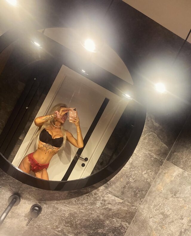 blondiedance