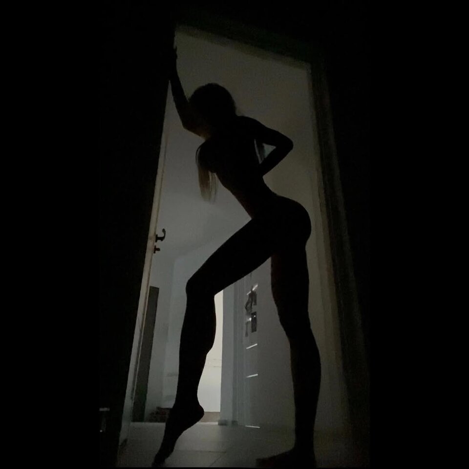 IMG00897578957983479836.jpg - blondiedance