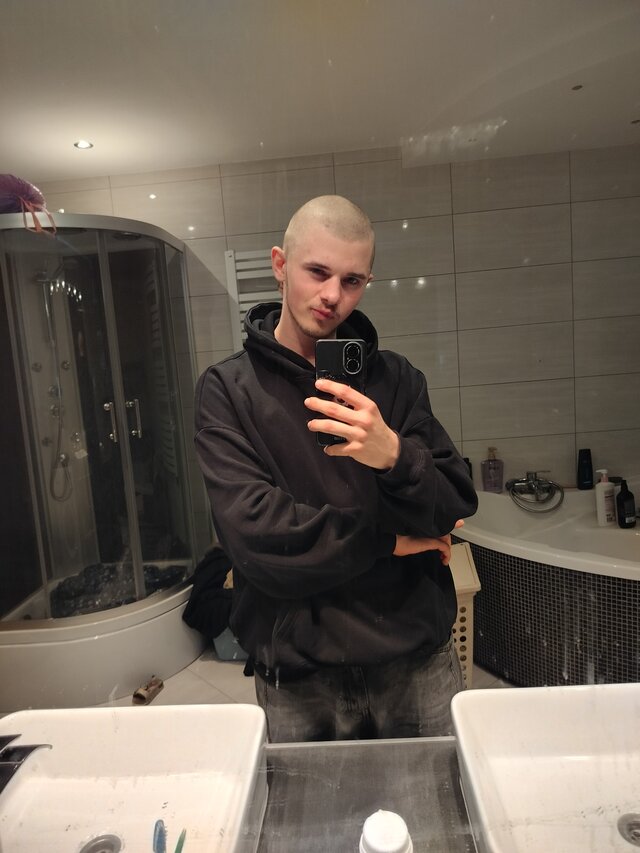 IHotTeenager