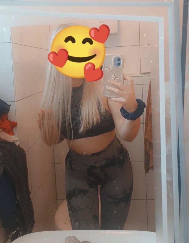Monisia008